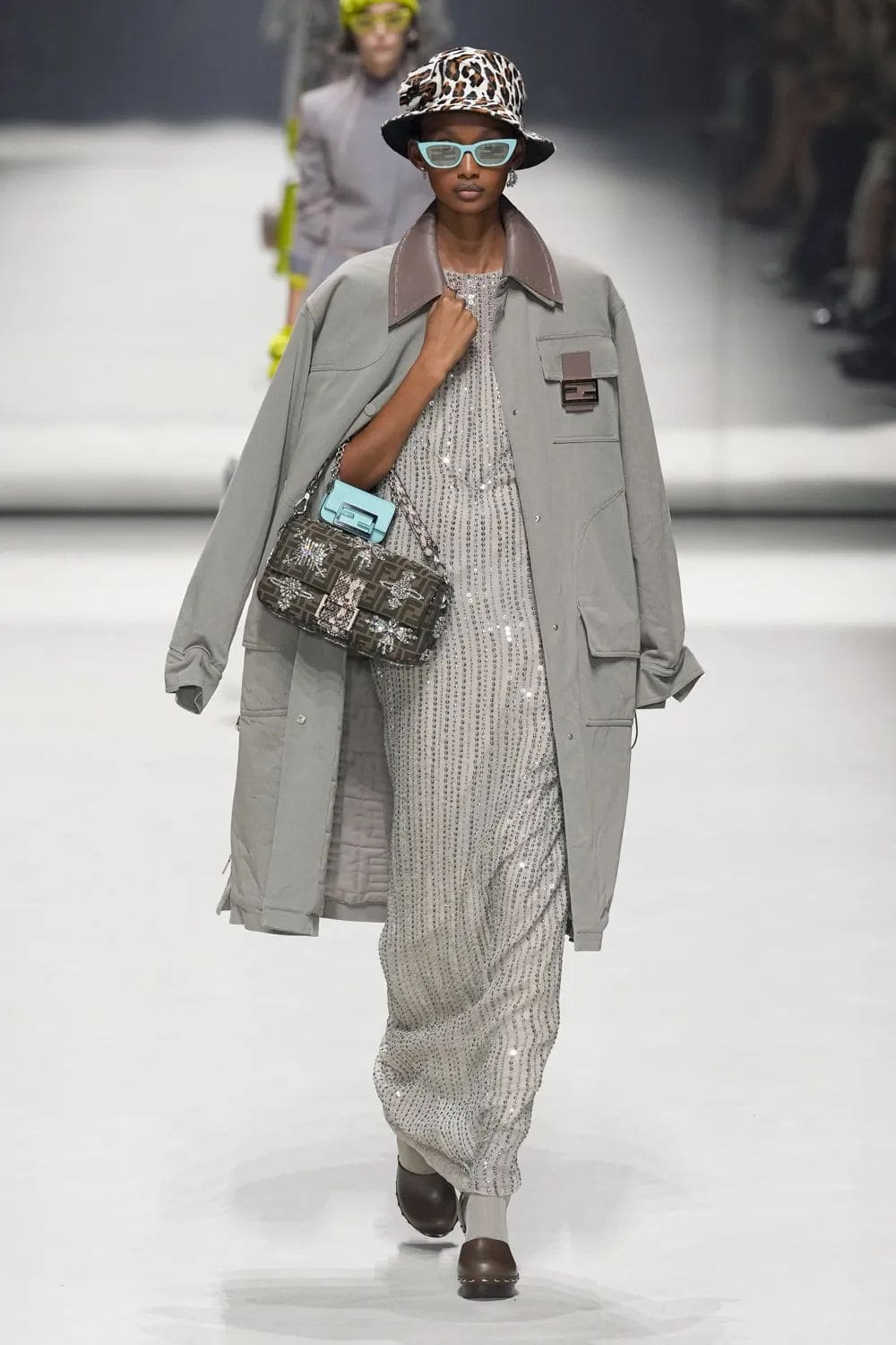 Fendi Resort 2023 - 25 anni Fendi Baguette New York Runway Magazine
