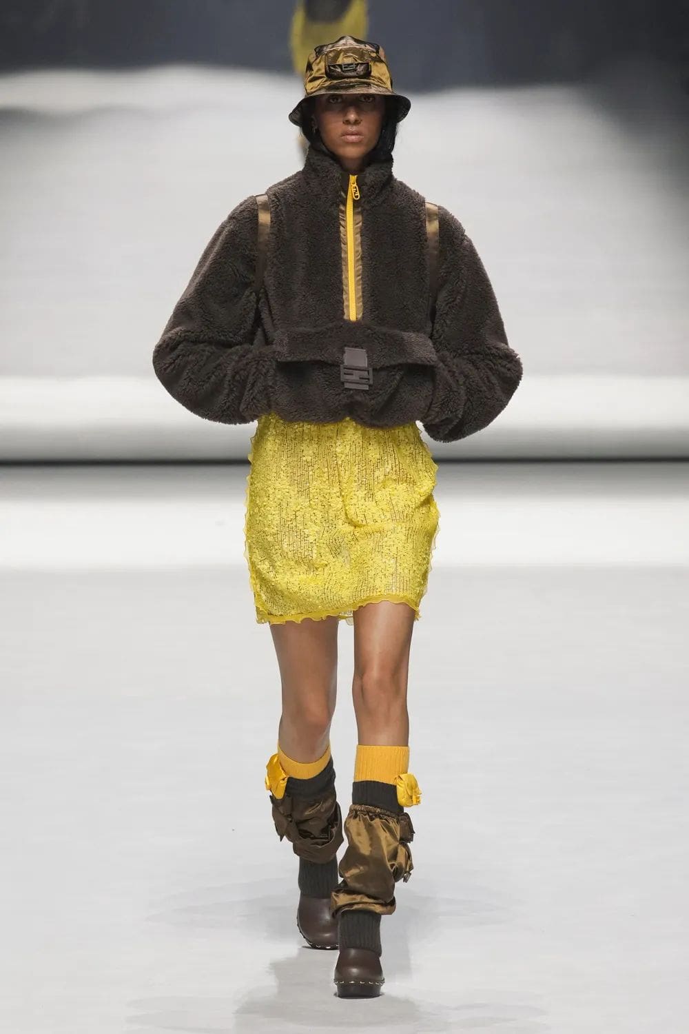 Fendi Resort 2023 - 25 anni Fendi Baguette New York Runway Magazine