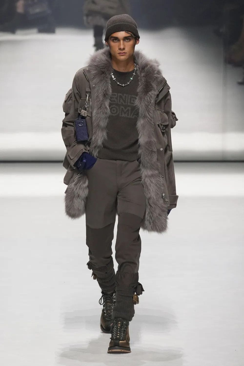 Fendi Resort 2023 - 25 anni Fendi Baguette New York Runway Magazine