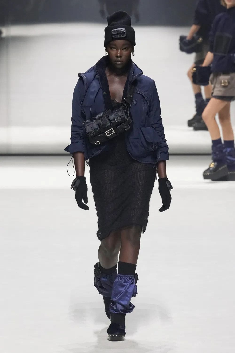 Fendi Resort 2023 - 25 anni Fendi Baguette New York Runway Magazine