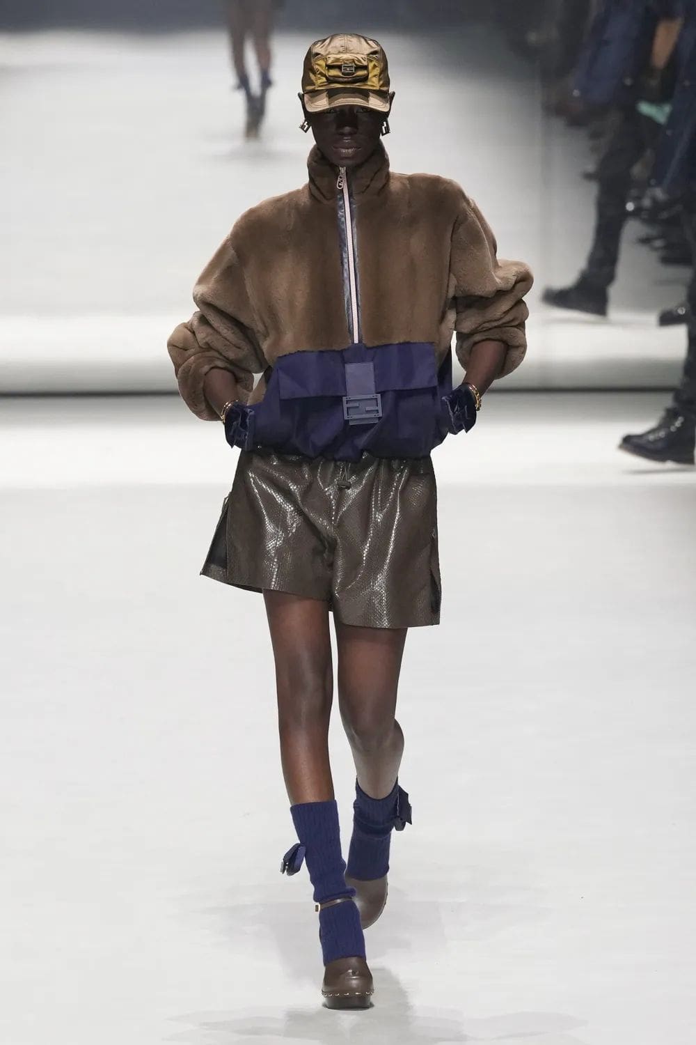 Fendi Resort 2023 - 25 anni Fendi Baguette New York Runway Magazine