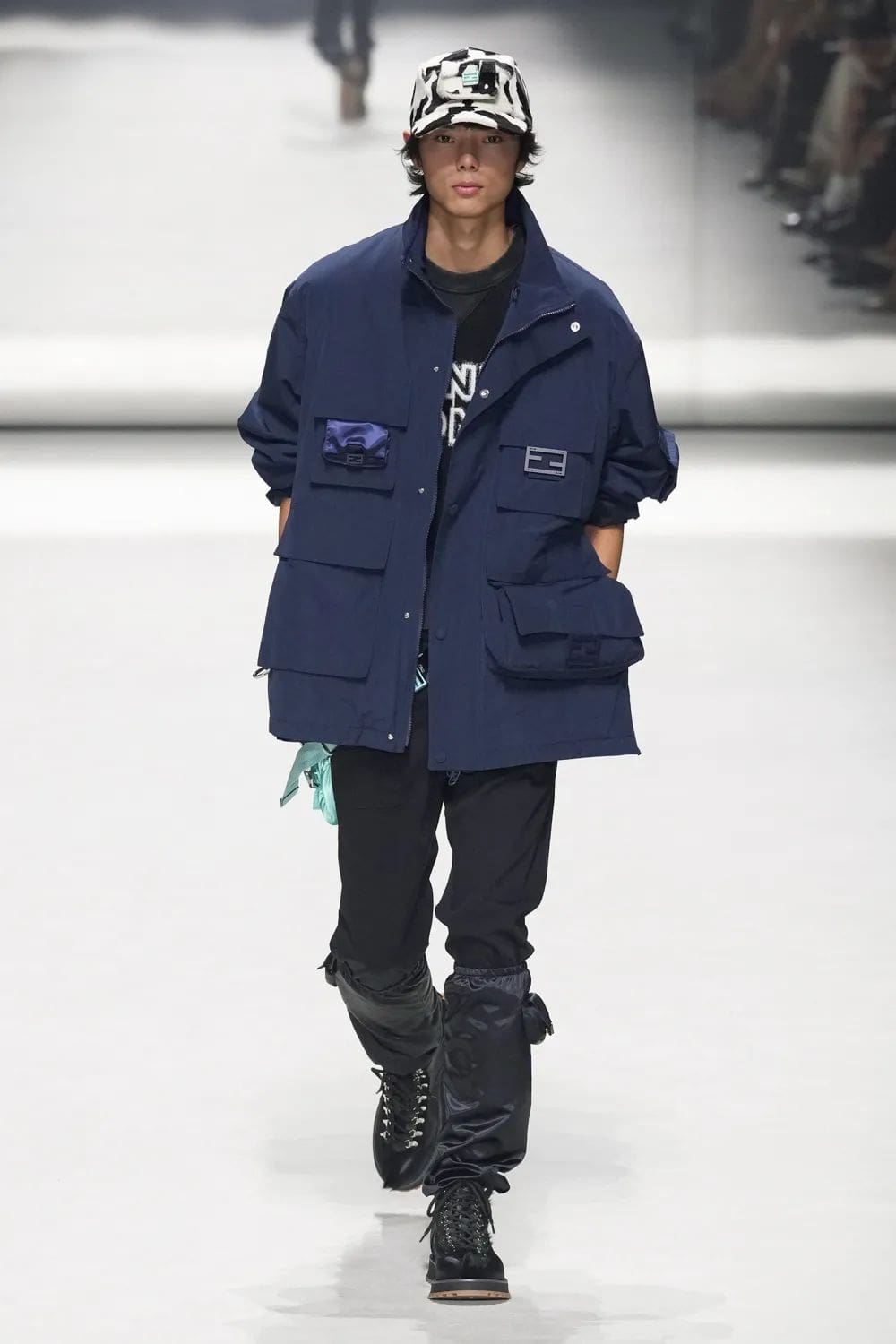 Fendi Resort 2023 - 25 anni Fendi Baguette New York Runway Magazine