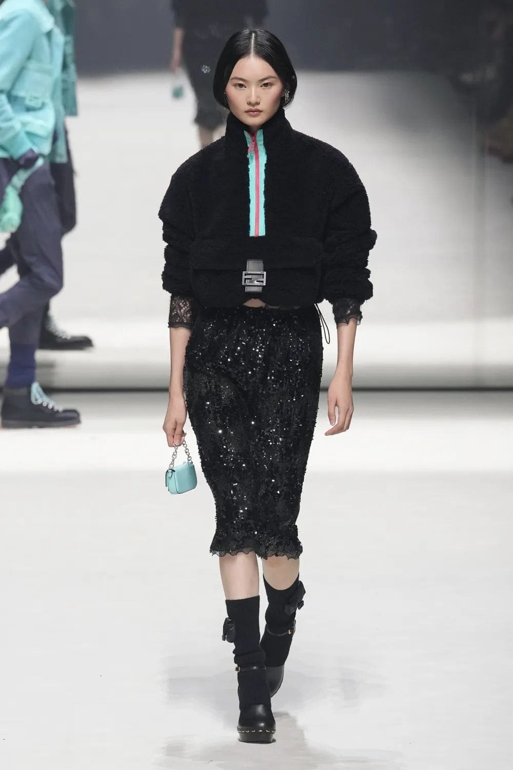 Fendi Resort 2023 - 25 anni Fendi Baguette New York Runway Magazine