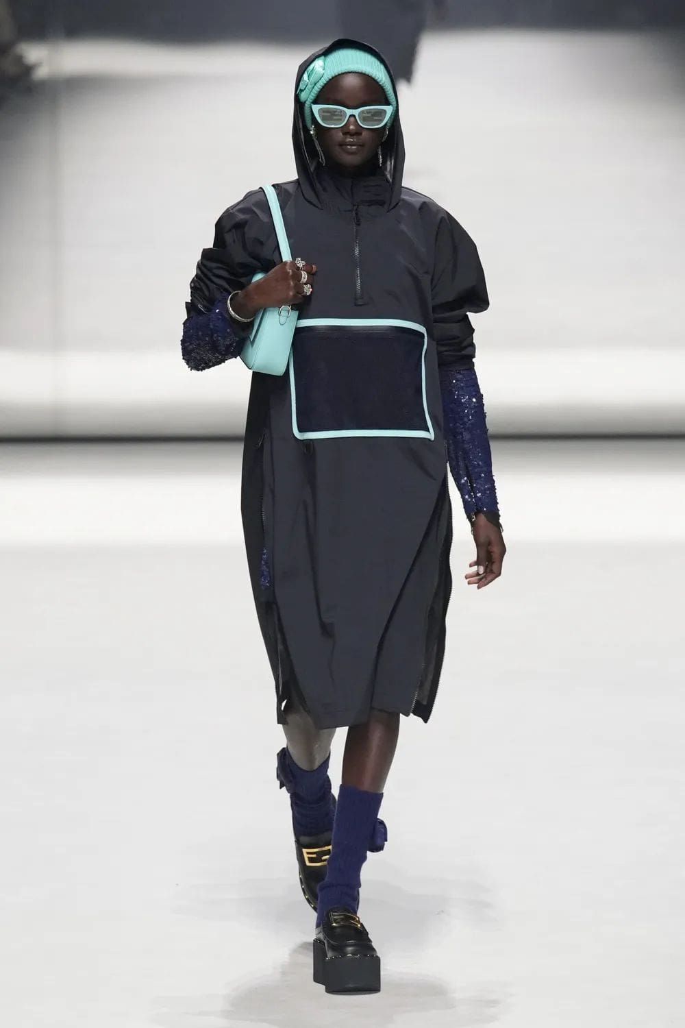 Fendi Resort 2023 - 25 anni Fendi Baguette New York Runway Magazine