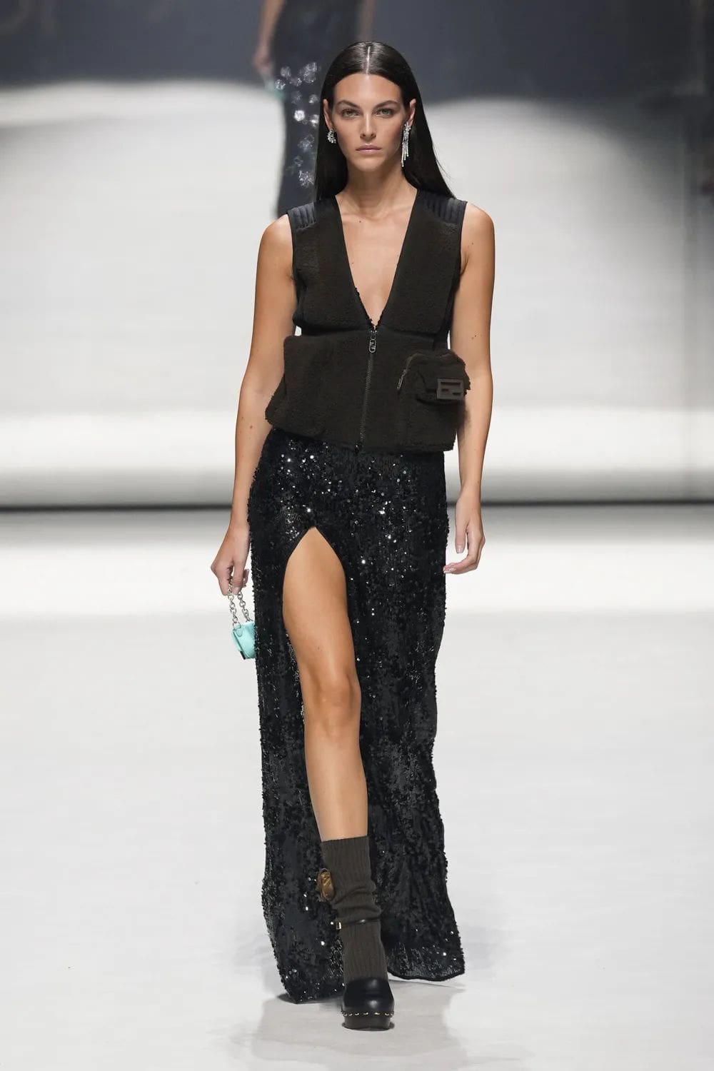 Fendi Resort 2023 - 25 anni Fendi Baguette New York Runway Magazine