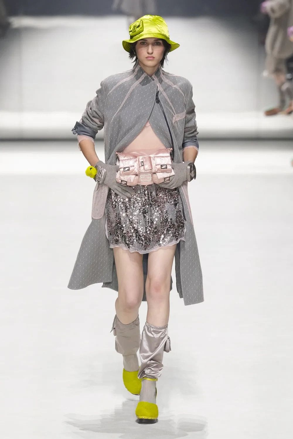 Fendi Resort 2023 - 25 anni Fendi Baguette New York Runway Magazine