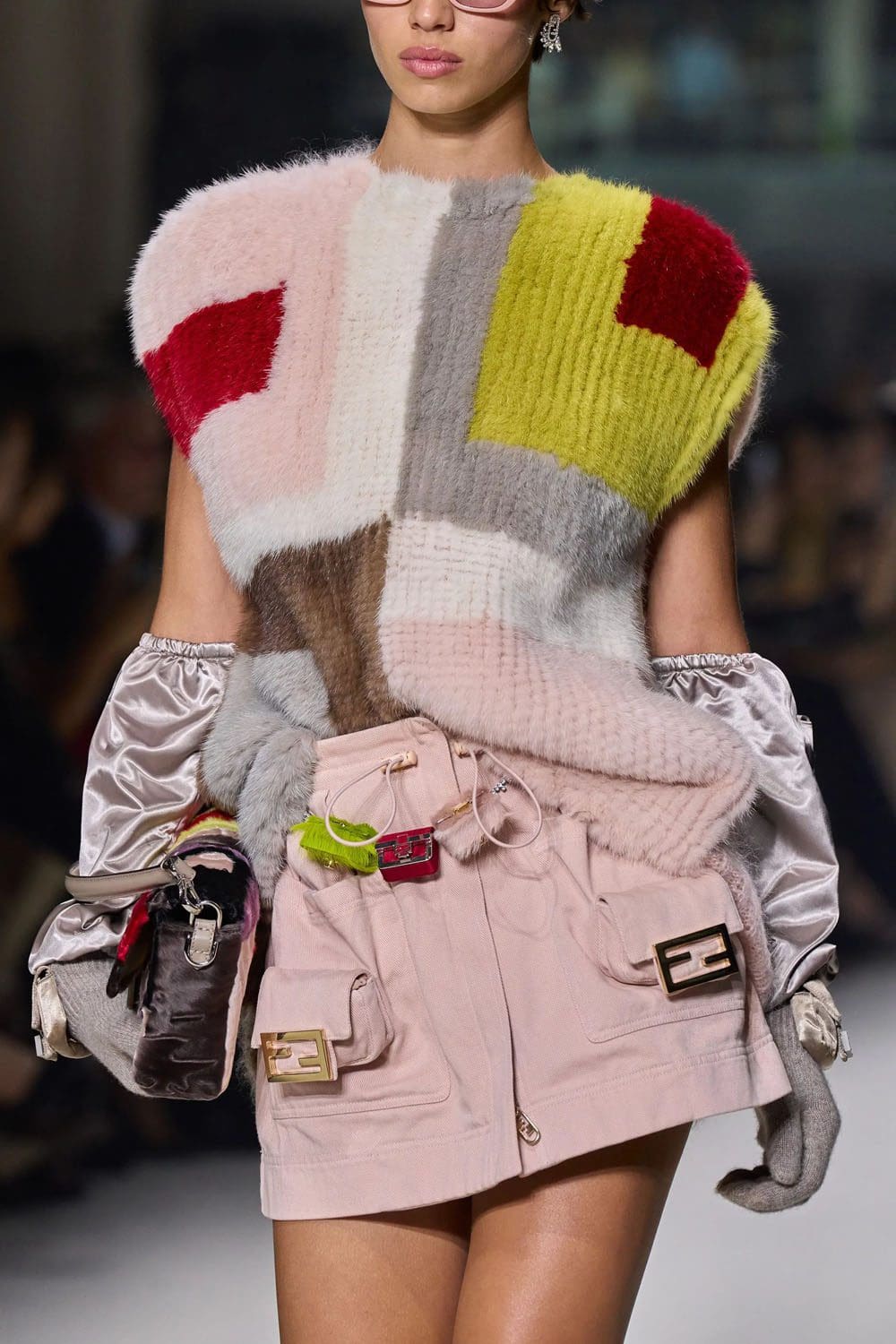 芬迪春季 2023 - Fendi Baguette New York 25 周年 详情 Runway 杂志