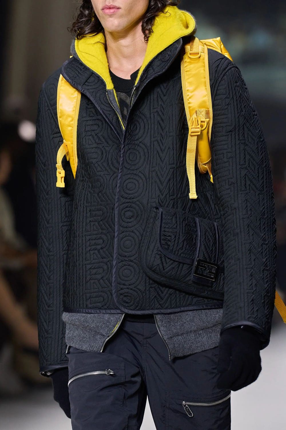 芬迪春季 2023 - Fendi Baguette New York 25 周年 详情 Runway 杂志