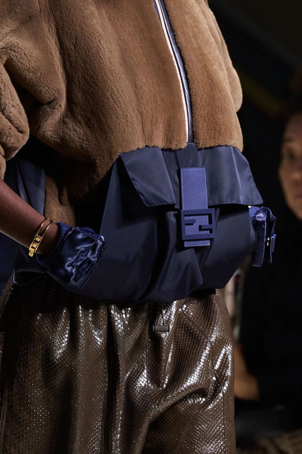 芬迪春季 2023 - Fendi Baguette New York 25 周年 详情 Runway 杂志