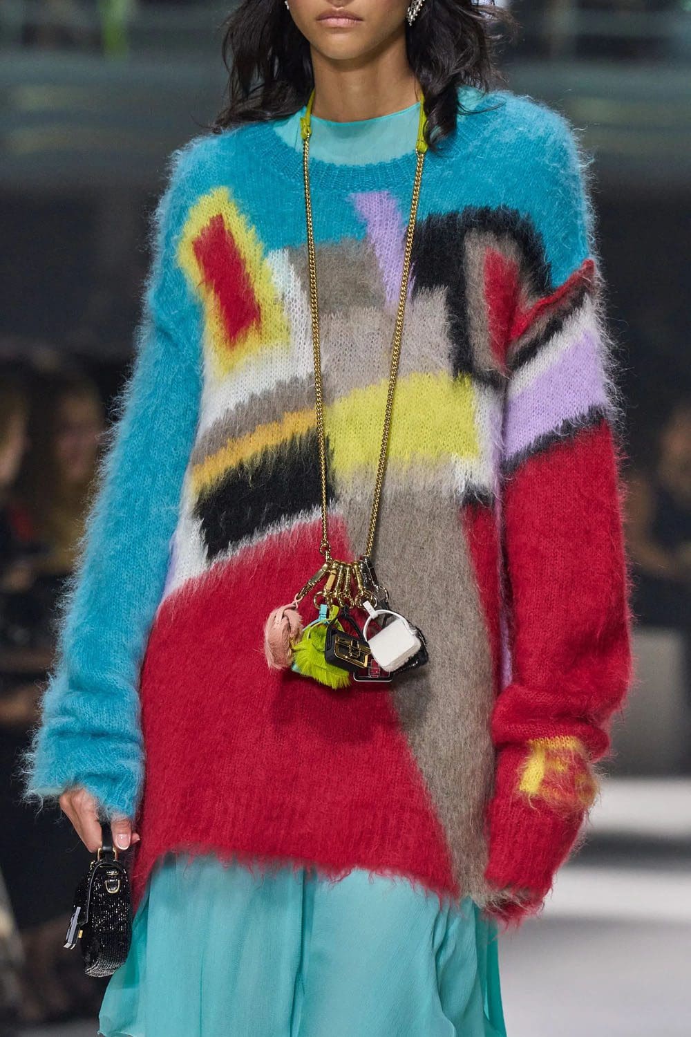 芬迪春季 2023 - Fendi Baguette New York 25 周年 详情 Runway 杂志