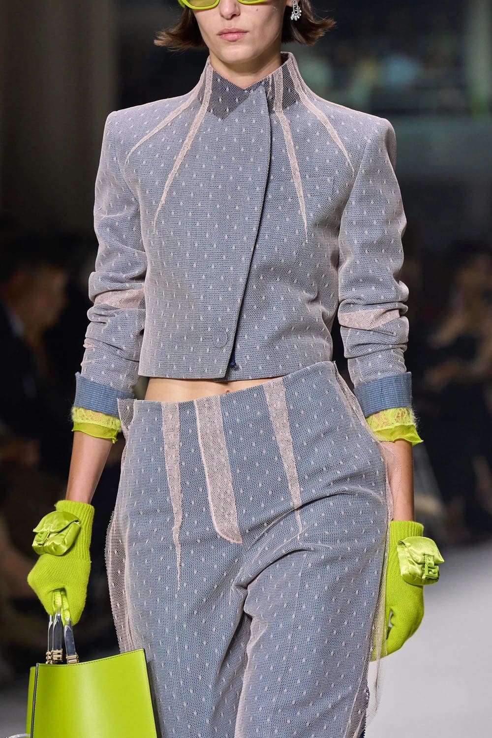 芬迪春季 2023 - Fendi Baguette New York 25 周年 详情 Runway 杂志