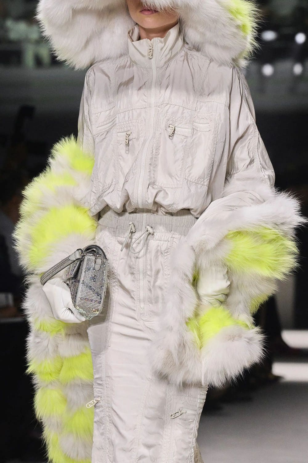 芬迪春季 2023 - Fendi Baguette New York 25 周年 详情 Runway 杂志