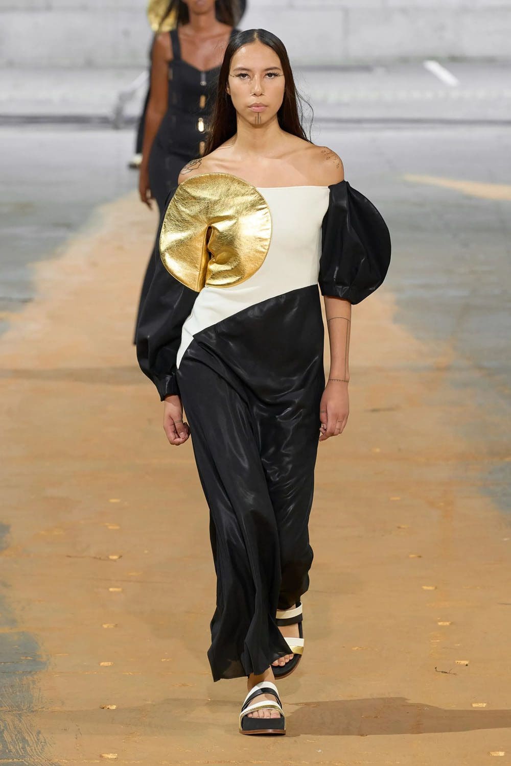 Gabriela Hearst Primavera Verano 2023 New York Runway Revistas