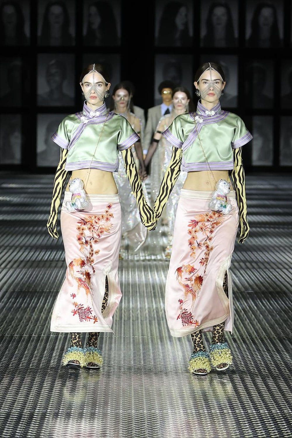 Gucci Primavera Verão 2023 Twinsburg Runway revista