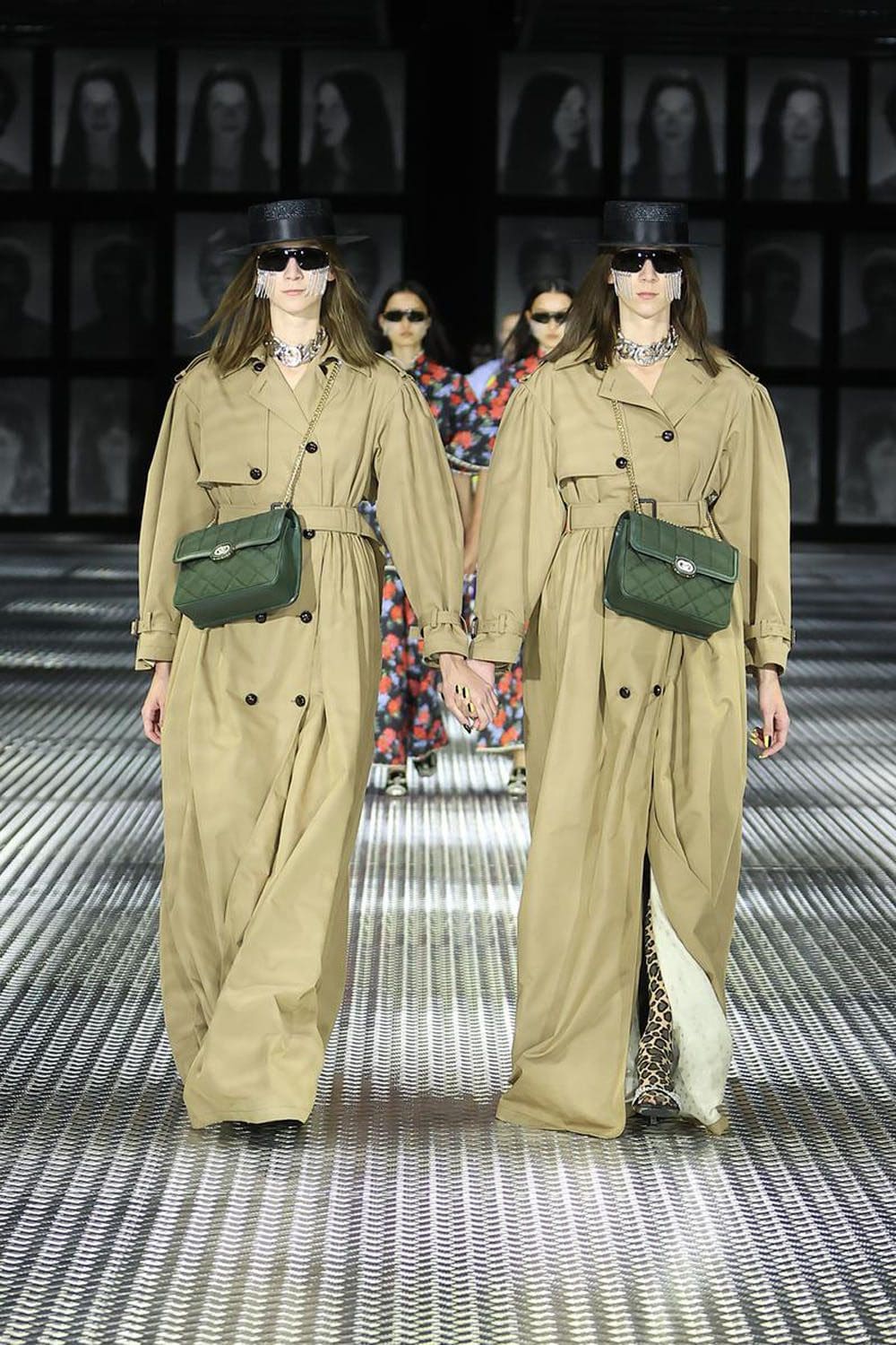 Gucci Primavera Verão 2023 Twinsburg Runway revista