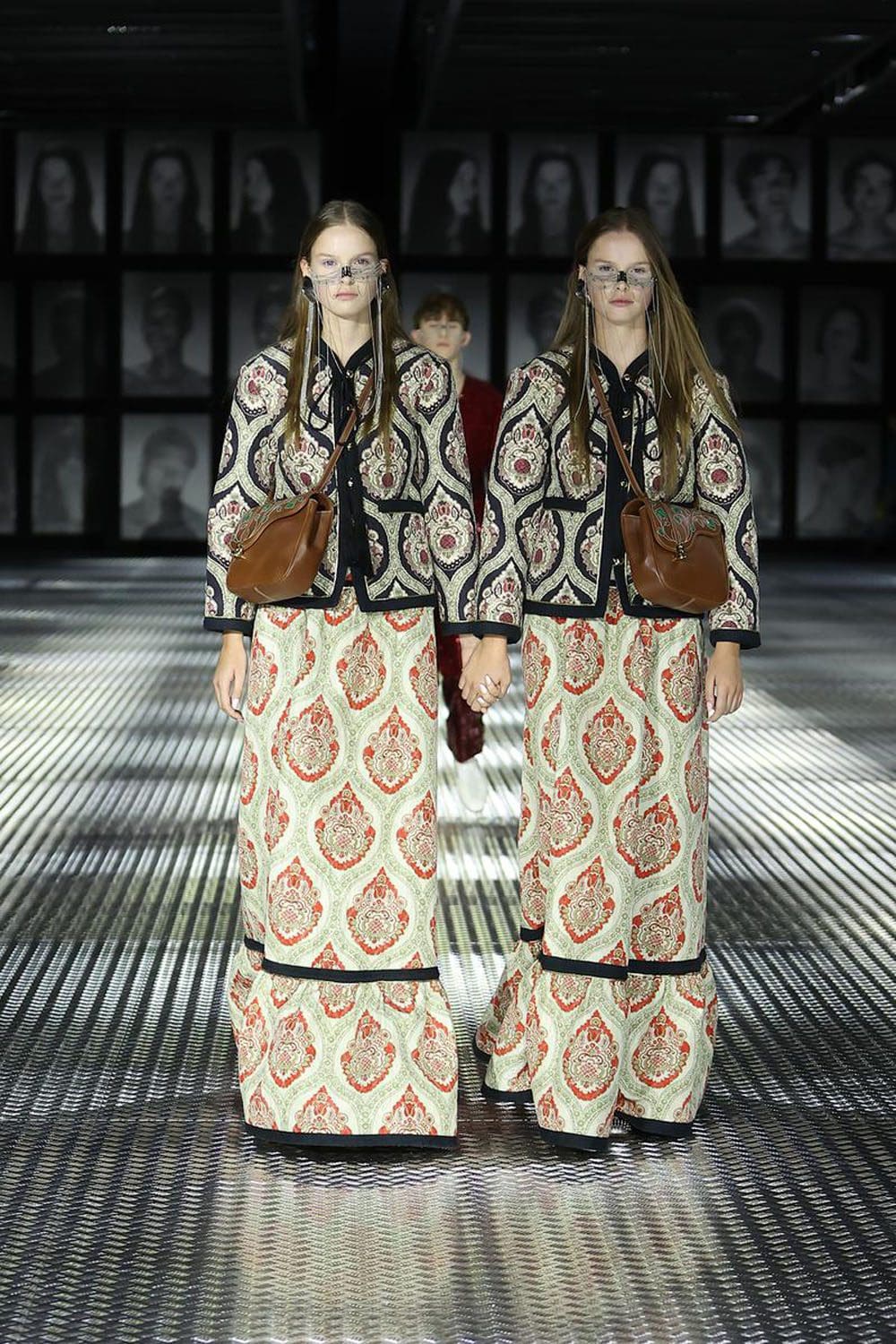 Gucci Primavera Verão 2023 Twinsburg Runway revista