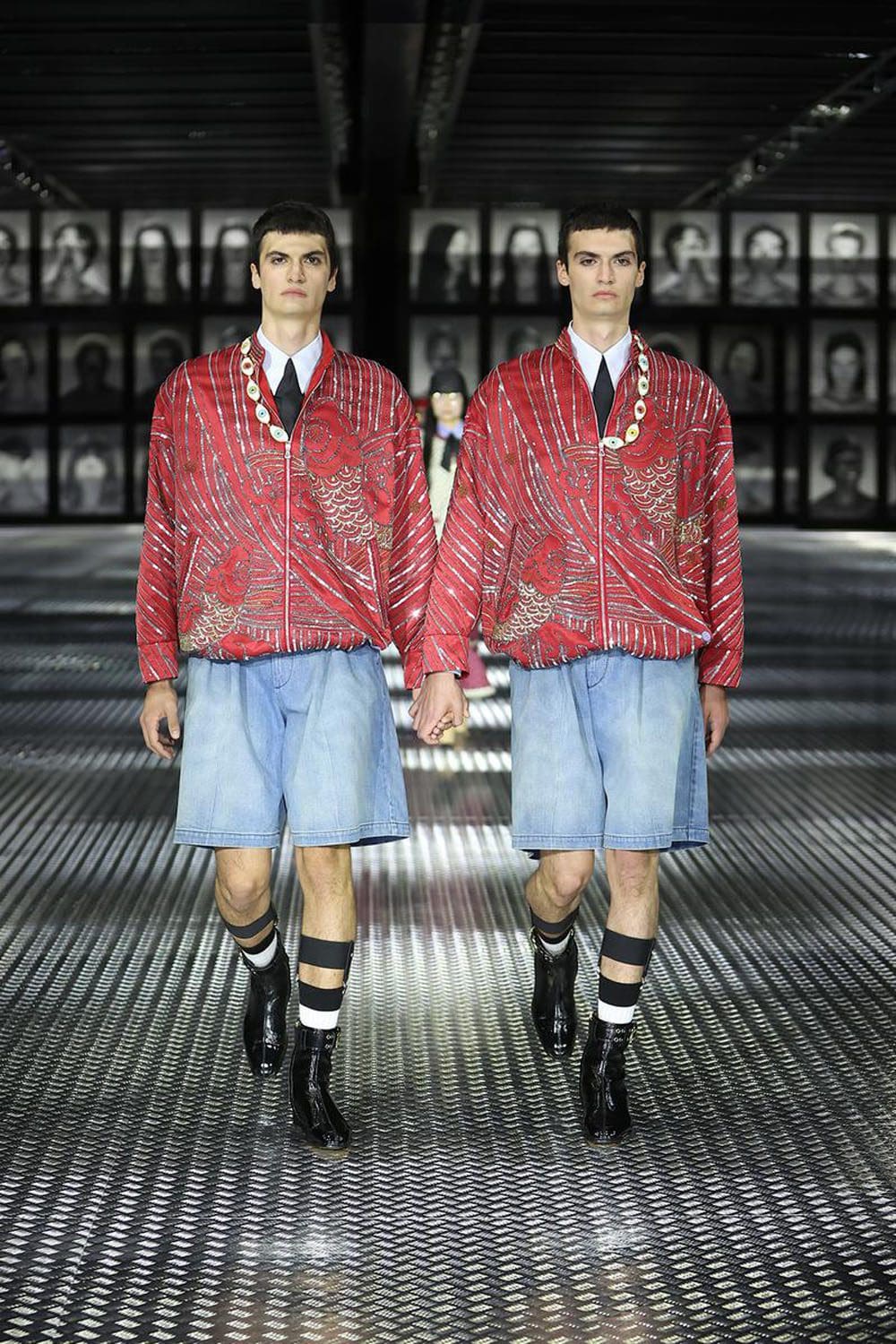 Gucci Primavera Verão 2023 Twinsburg Runway revista
