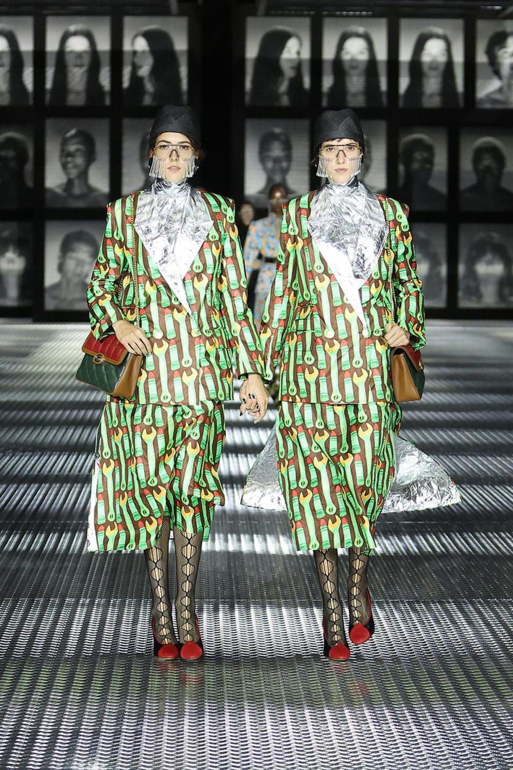 Gucci Primavera Verão 2023 Twinsburg Runway revista