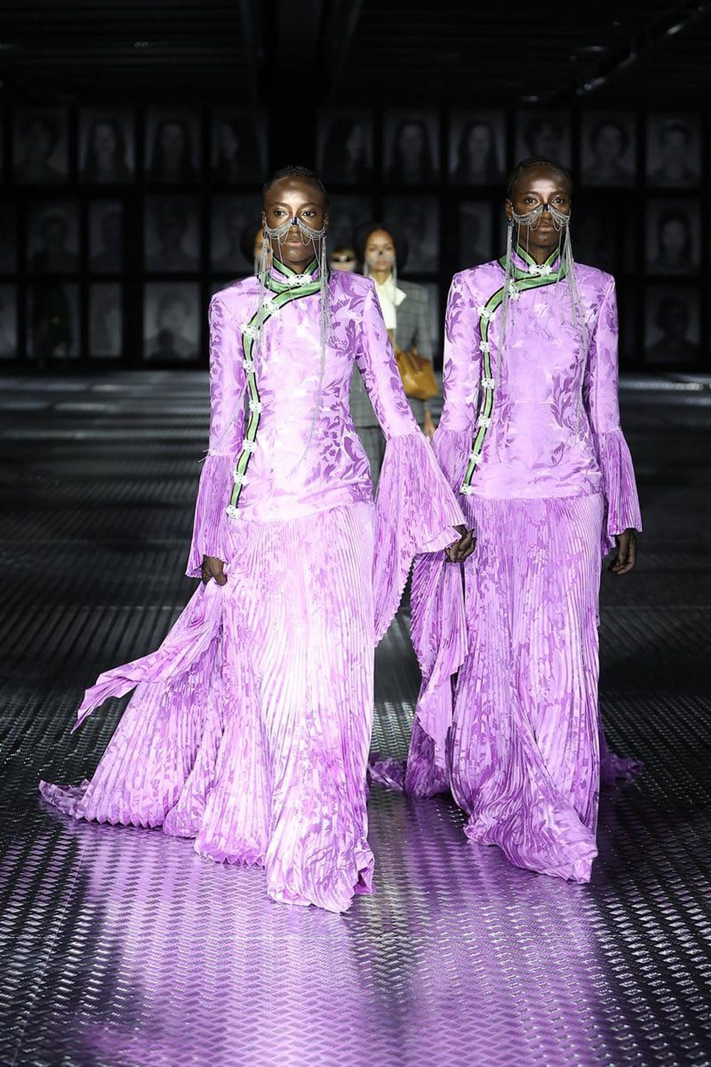 Gucci Primavera Verão 2023 Twinsburg Runway revista