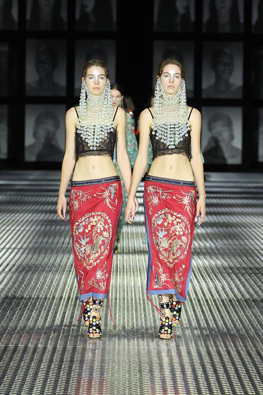 Gucci Primavera Verão 2023 Twinsburg Runway revista