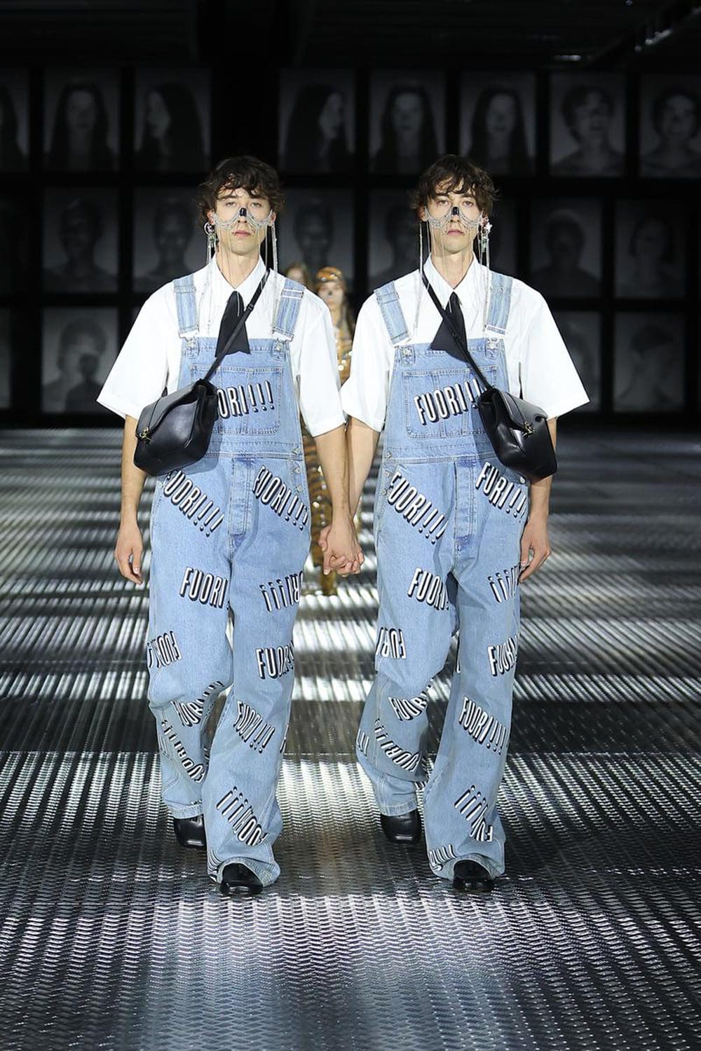 Gucci Primavera Verão 2023 Twinsburg Runway revista