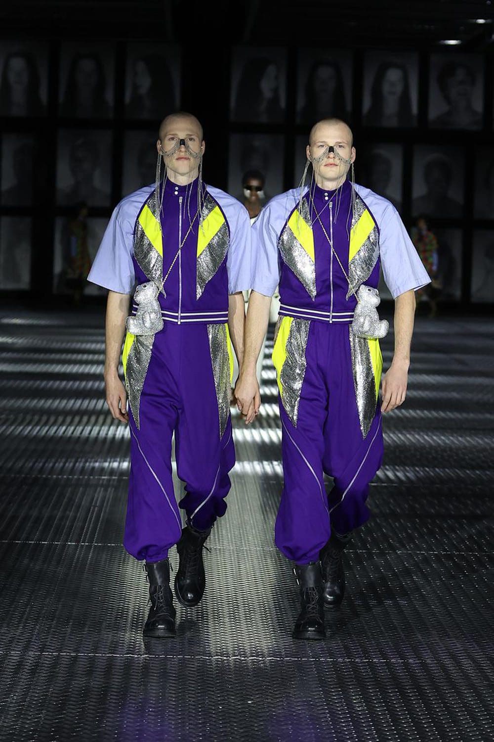 Gucci Primavera Verão 2023 Twinsburg Runway revista