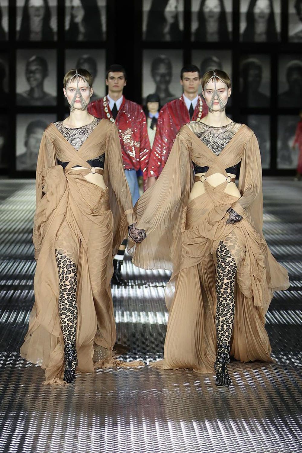 Gucci Primavera Verão 2023 Twinsburg Runway revista