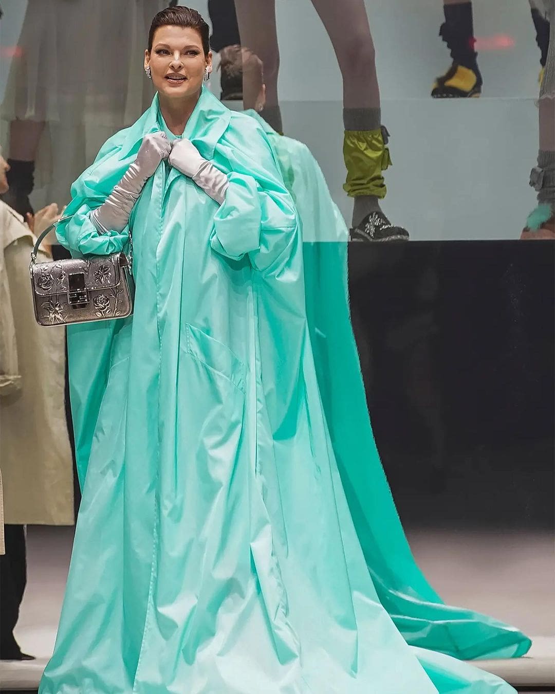 Linda Evangelista a 25 anni Fendi Baguette Runway Magazine
