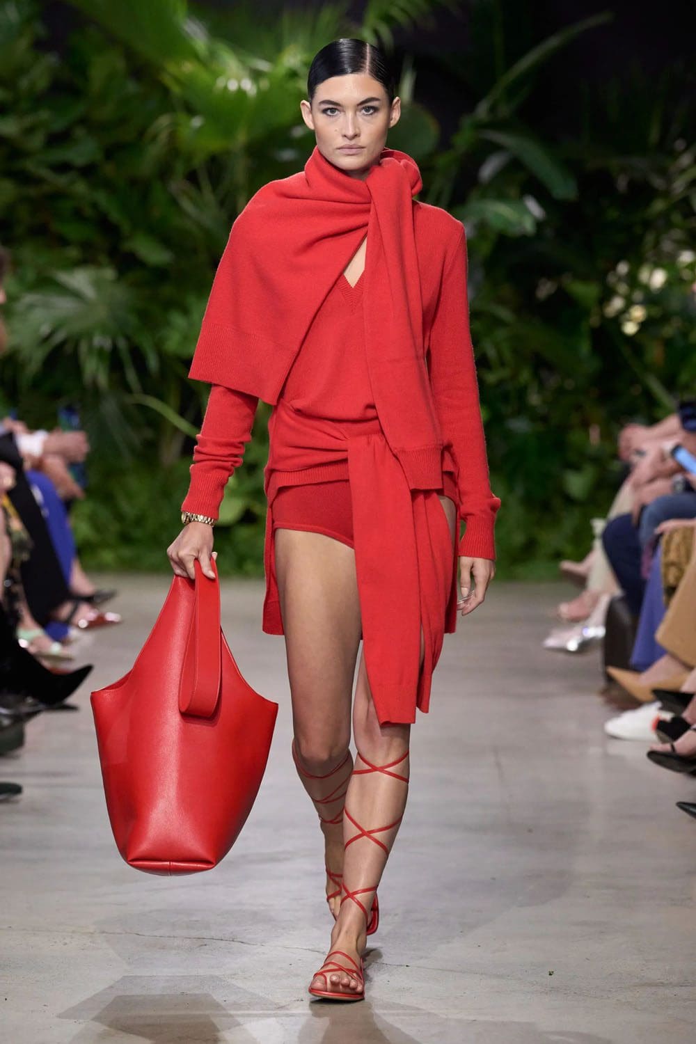 Michael Kors Frühling Sommer 2023 Berlin Runway Magazin