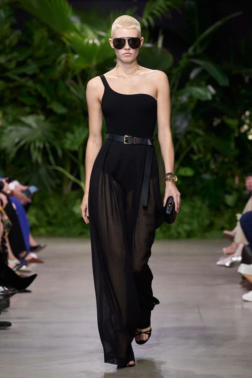 Michael Kors Frühling Sommer 2023 Berlin Runway Magazin