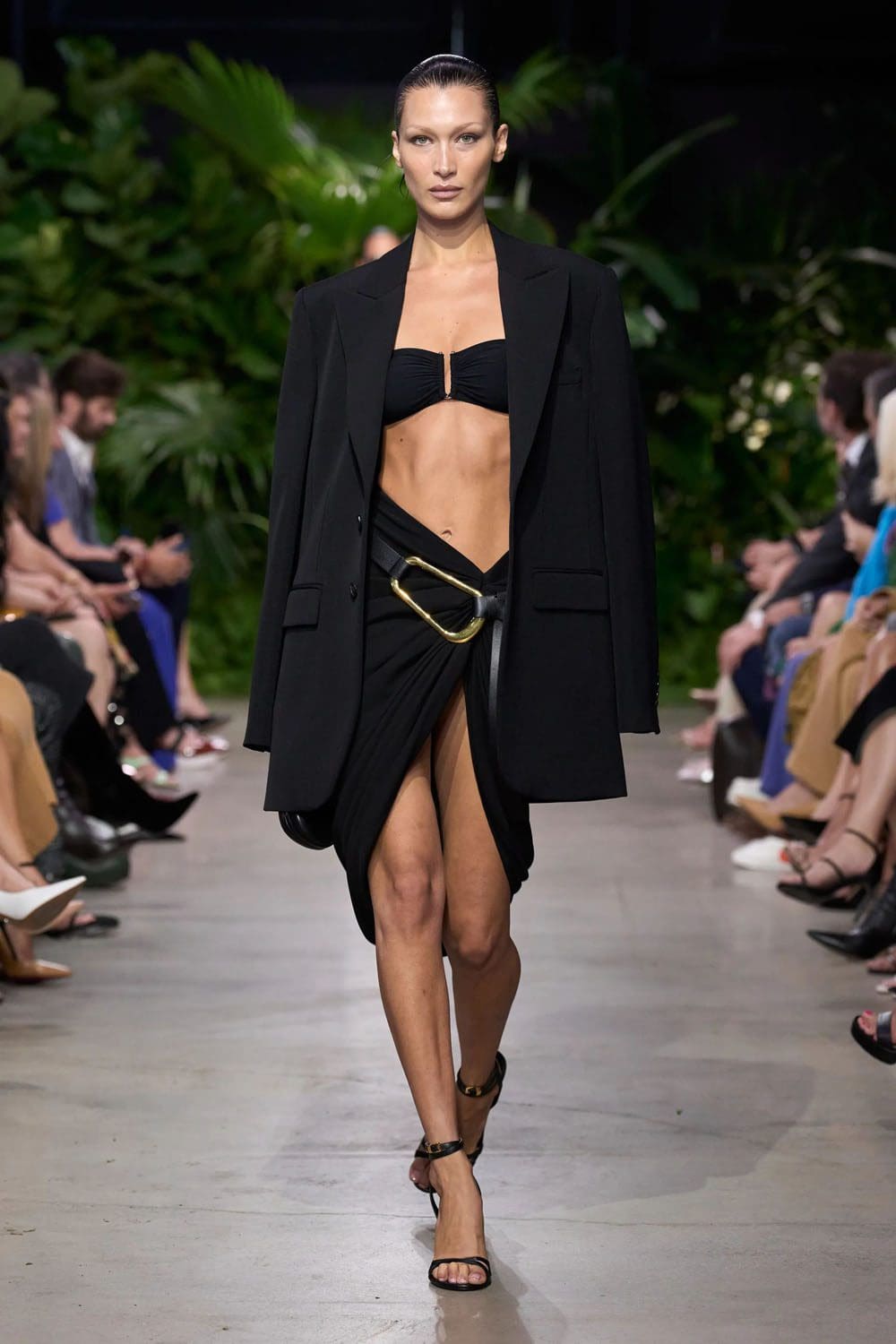 Michael Kors Frühling Sommer 2023 Berlin Runway Magazin