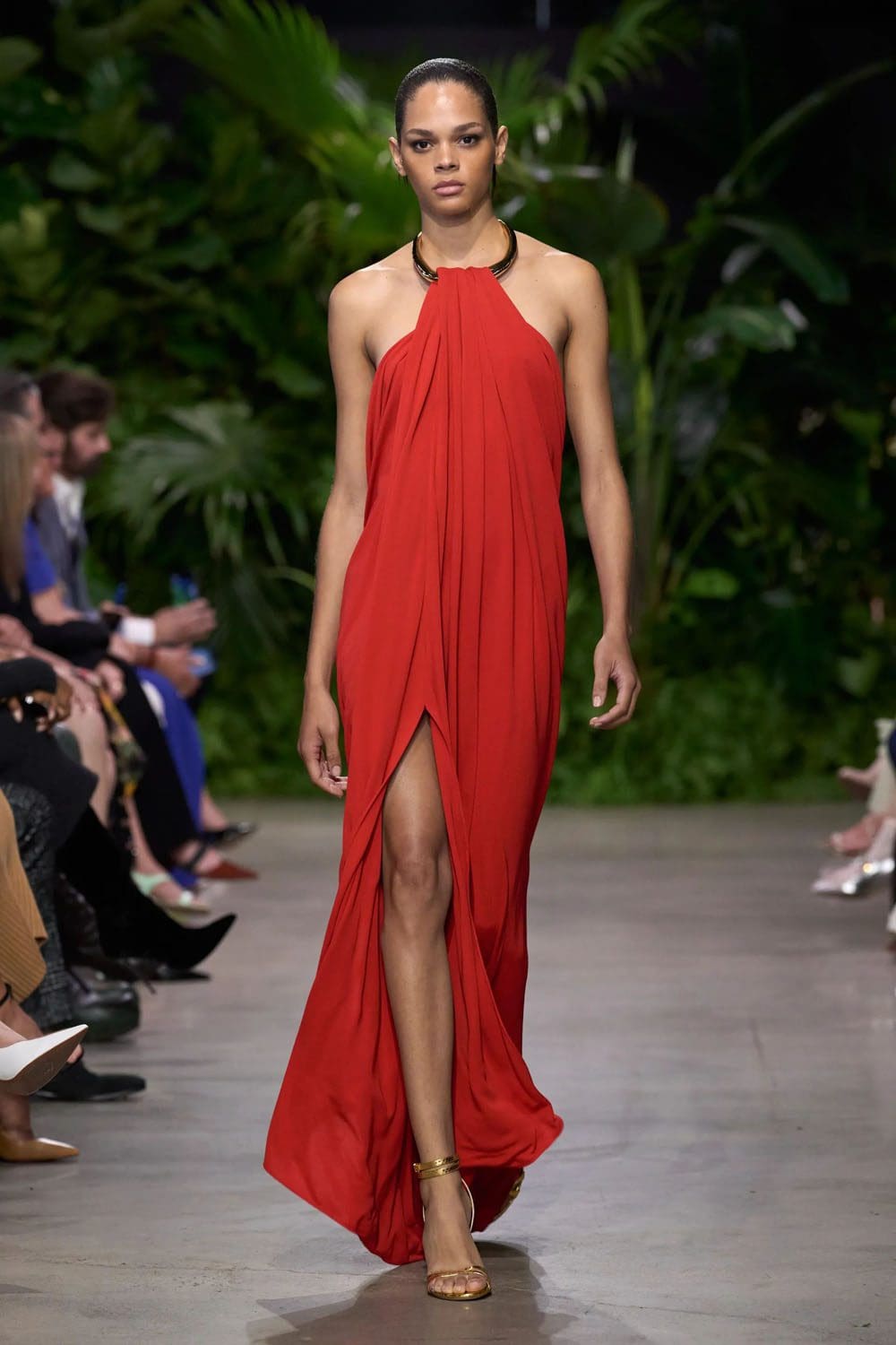 Michael Kors Frühling Sommer 2023 Berlin Runway Magazin