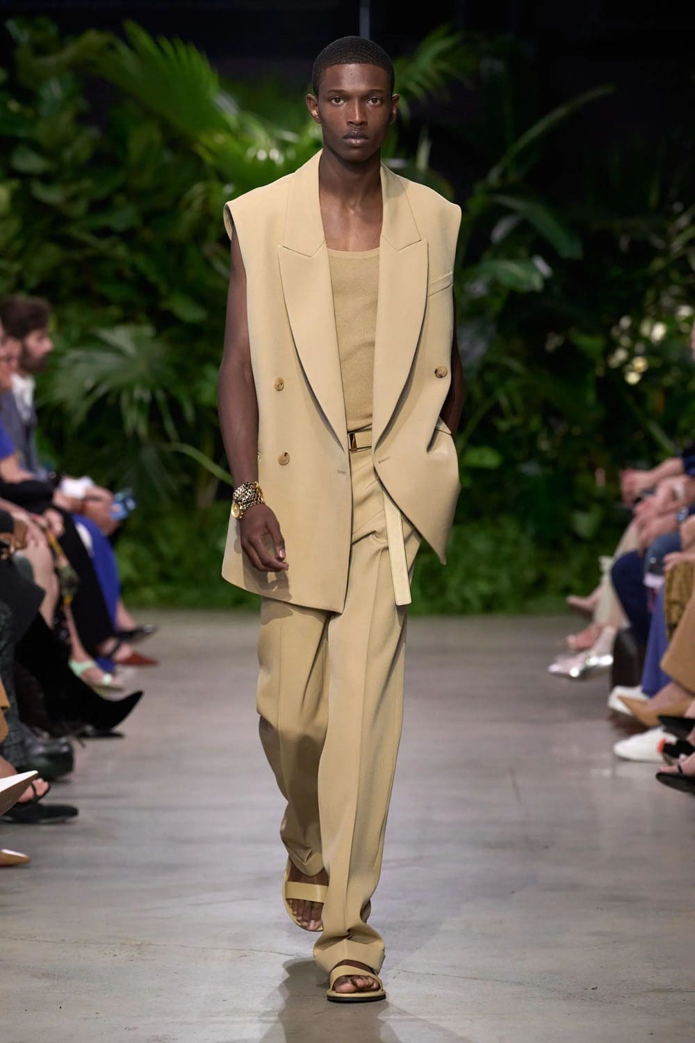 Michael Kors Frühling Sommer 2023 Berlin Runway Magazin
