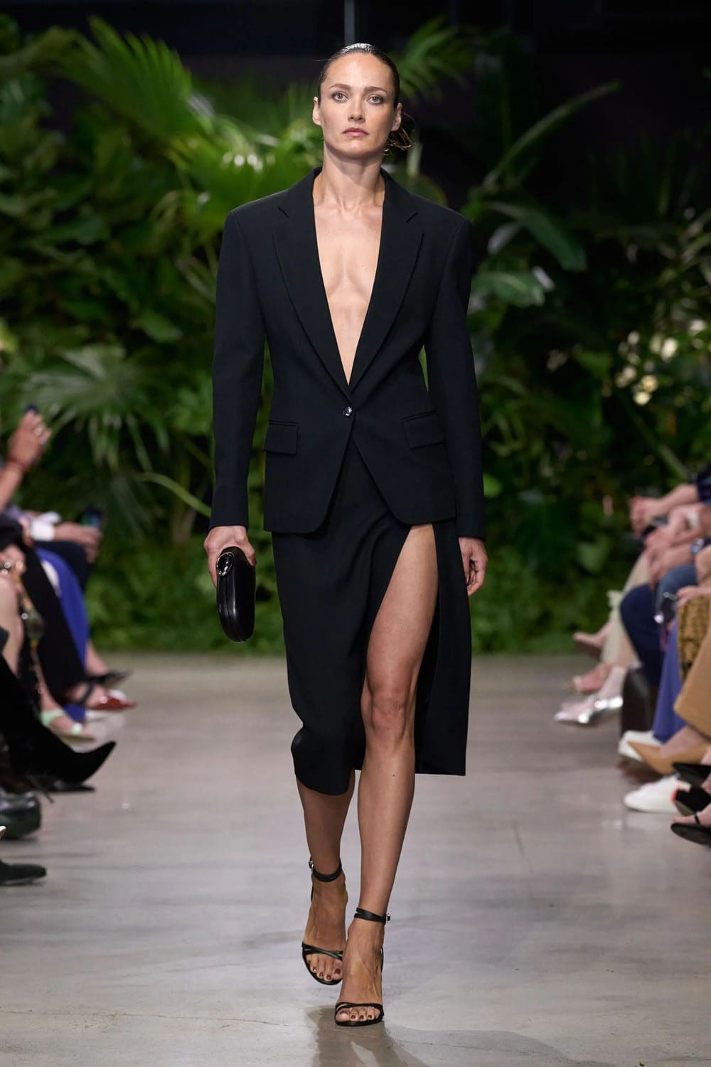 Michael Kors Frühling Sommer 2023 Berlin Runway Magazin