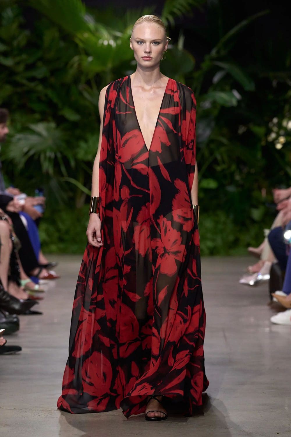 Michael Kors Frühling Sommer 2023 Berlin Runway Magazin