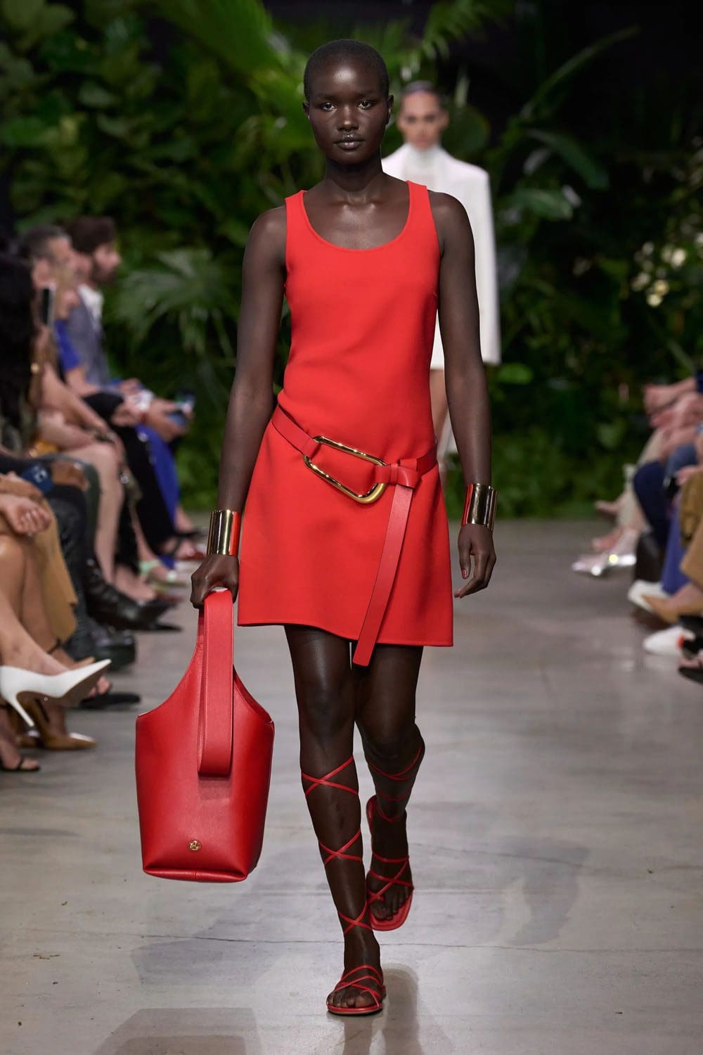 Michael Kors Frühling Sommer 2023 Berlin Runway Magazin