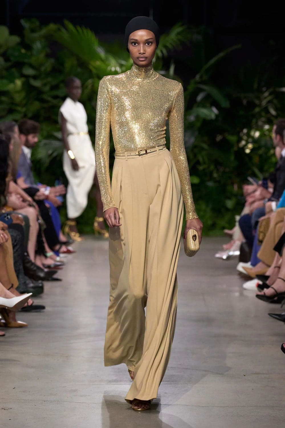 Michael Kors Frühling Sommer 2023 Berlin Runway Magazin