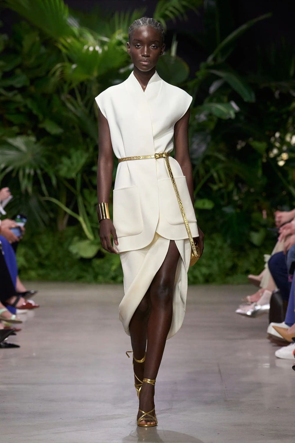 Michael Kors Frühling Sommer 2023 Berlin Runway Magazin