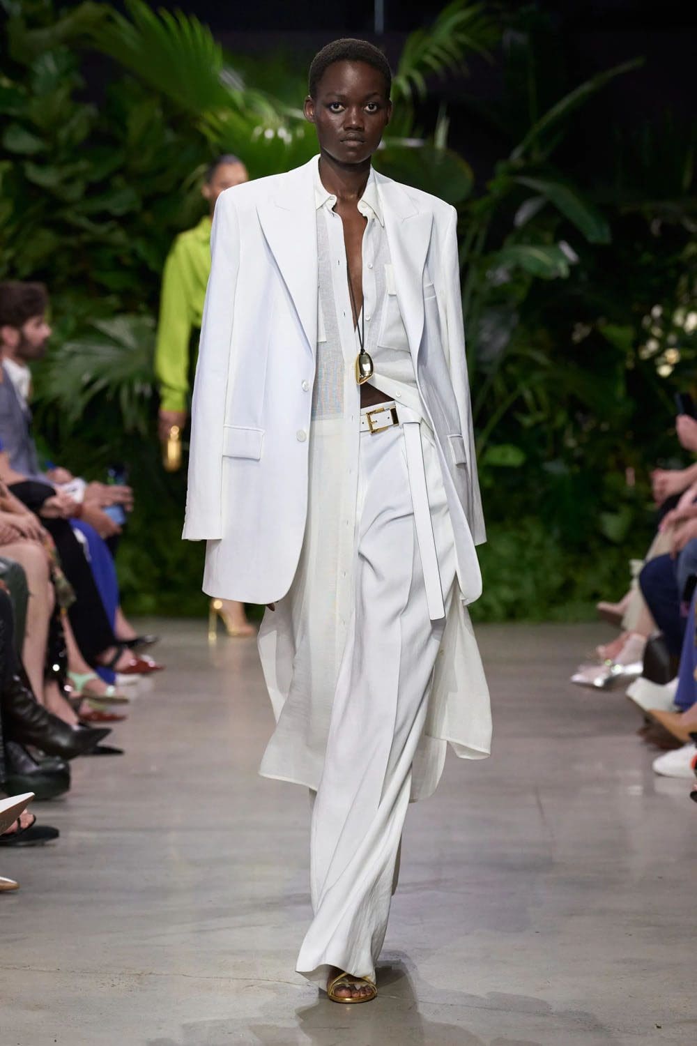 Michael Kors Frühling Sommer 2023 Berlin Runway Magazin