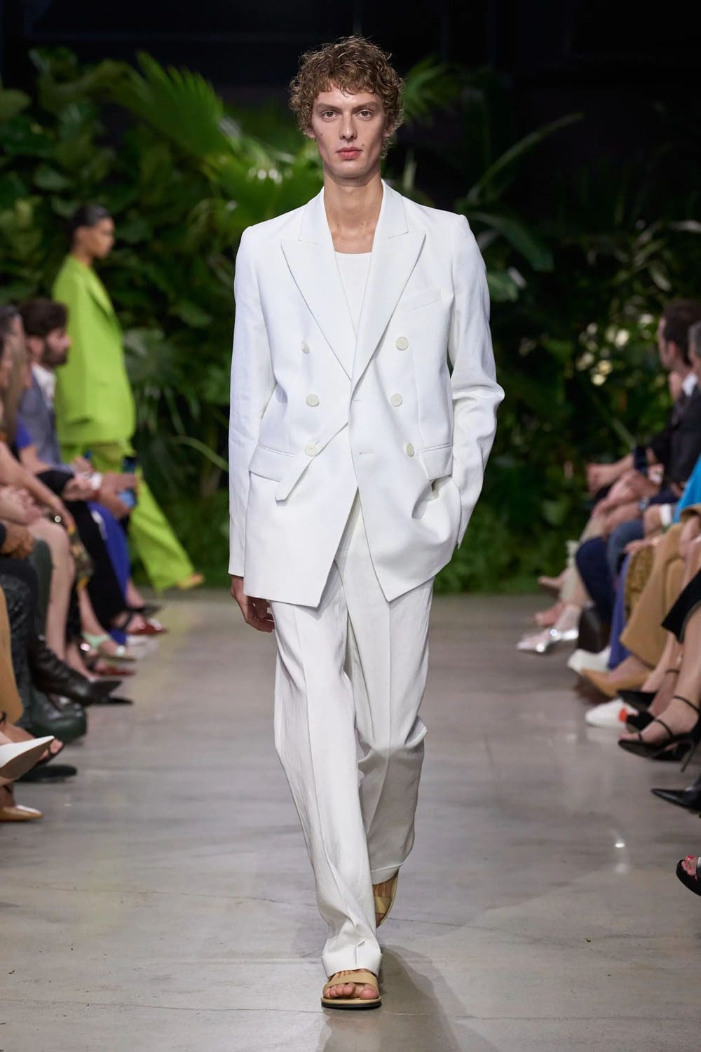Michael Kors Frühling Sommer 2023 Berlin Runway Magazin