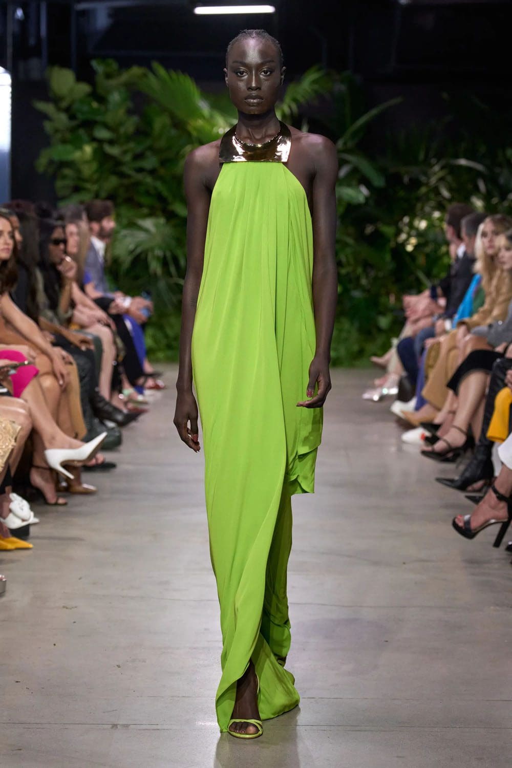 Michael Kors Frühling Sommer 2023 Berlin Runway Magazin