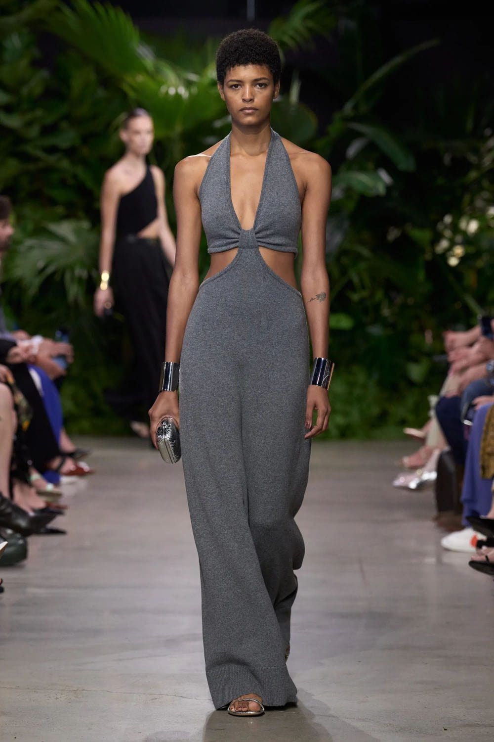Michael Kors Frühling Sommer 2023 Berlin Runway Magazin
