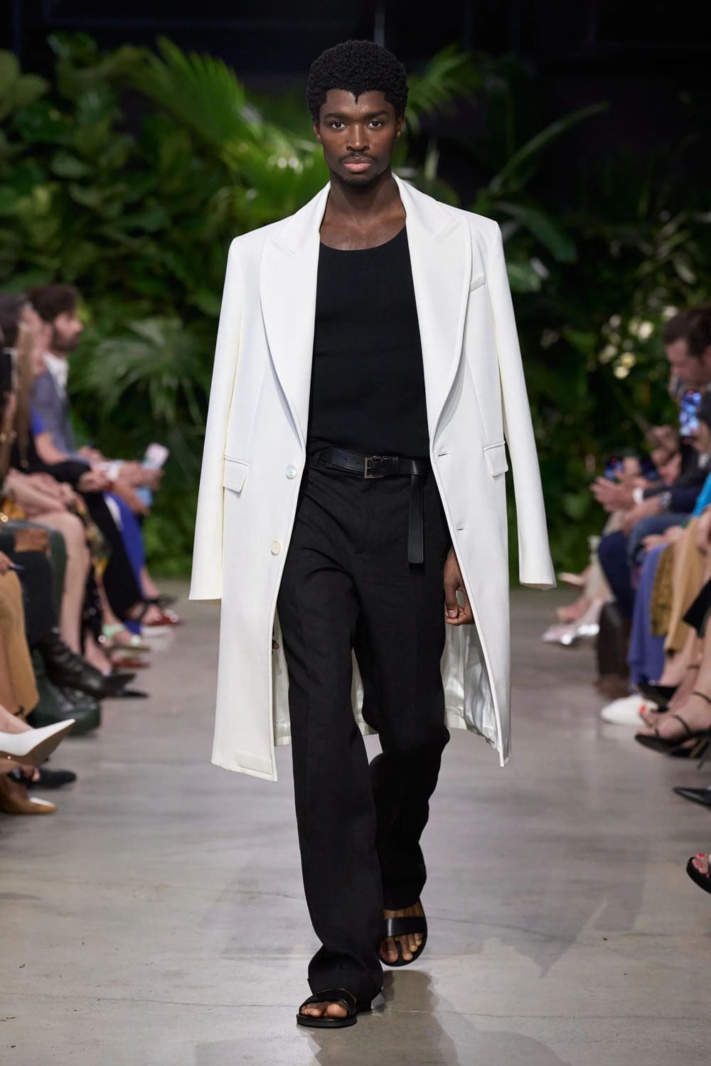 Michael Kors Frühling Sommer 2023 Berlin Runway Magazin