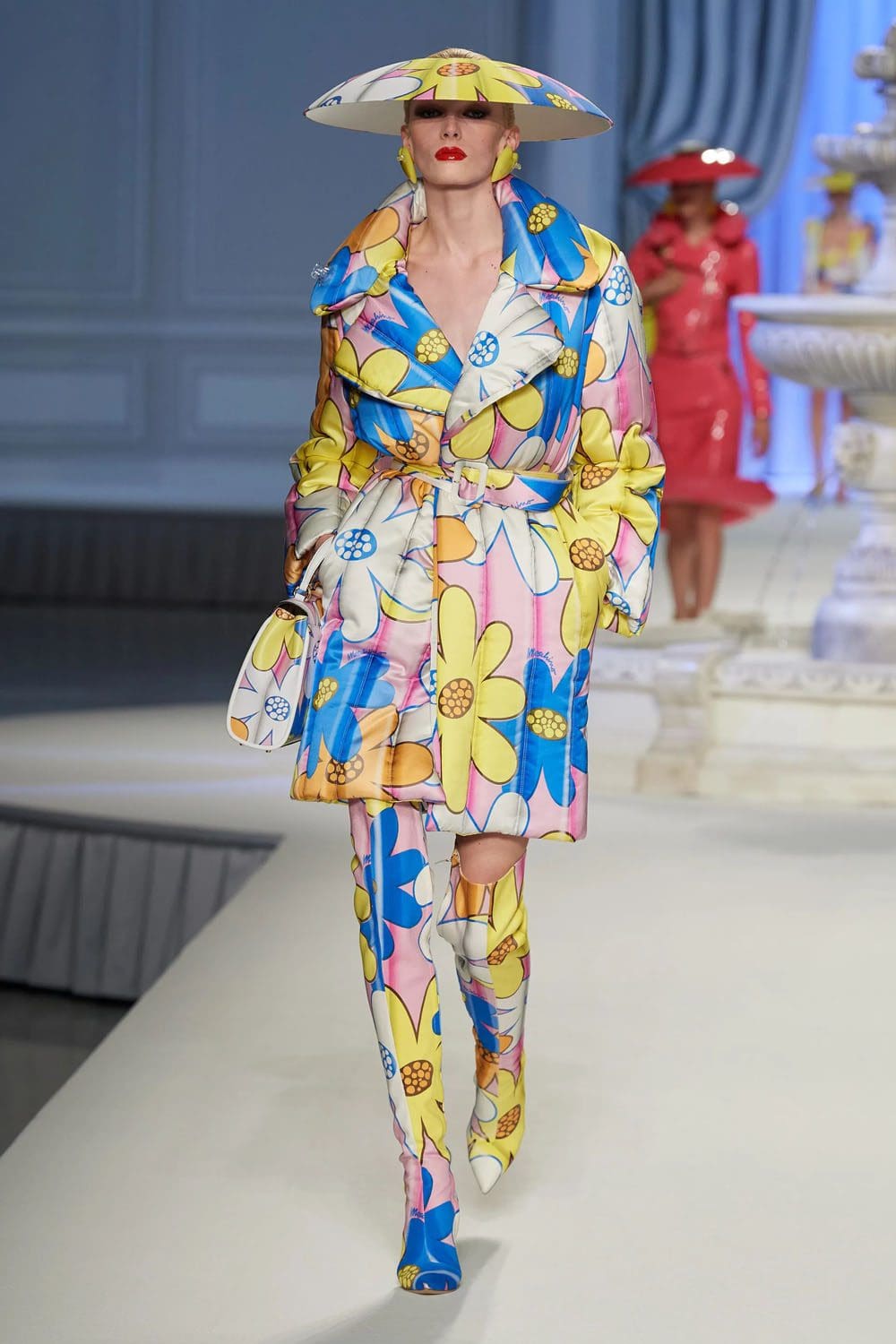 Moschino Primavera Verão 2023 Runway revista