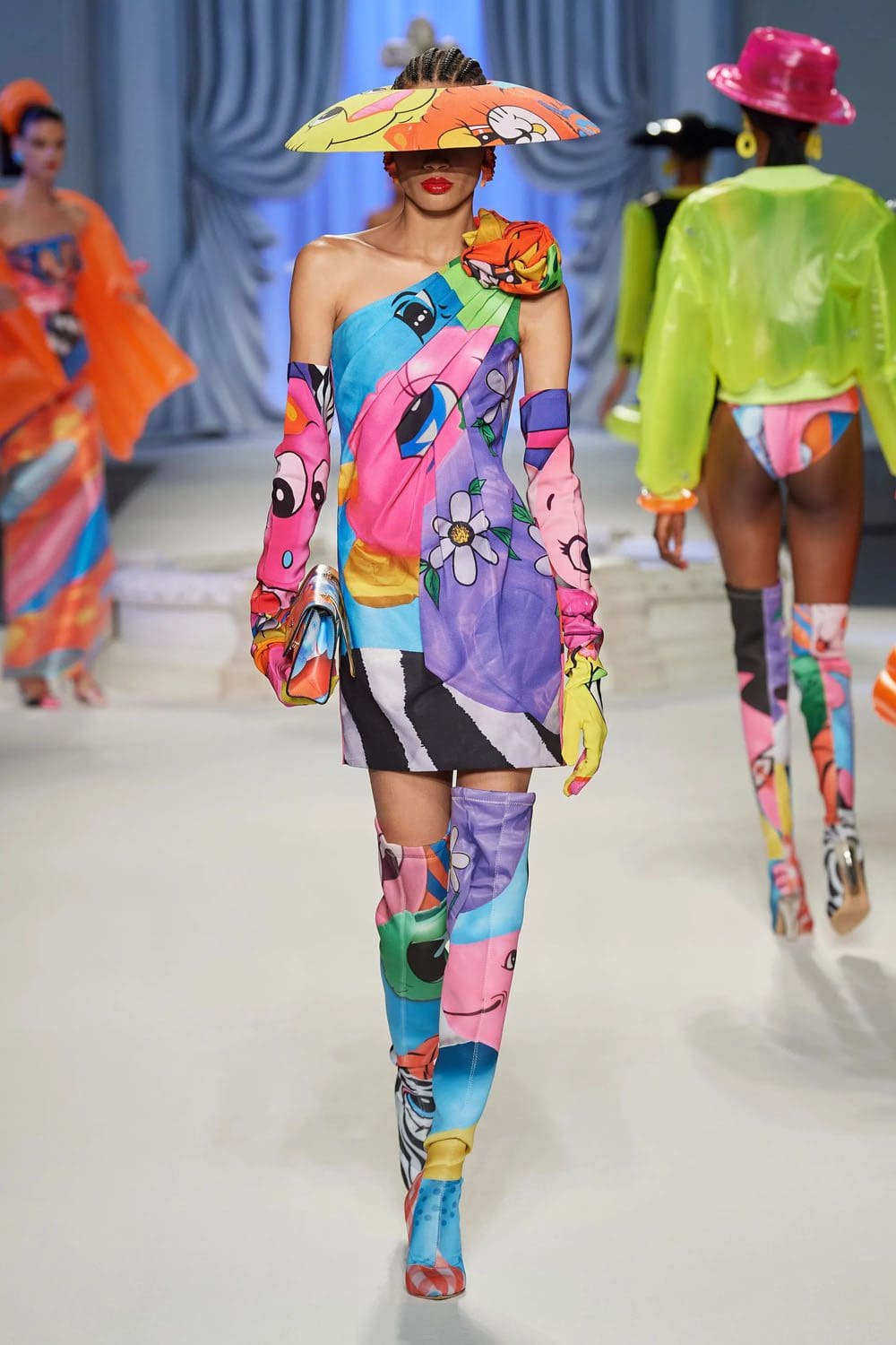 Moschino Primavera Verão 2023 Runway revista