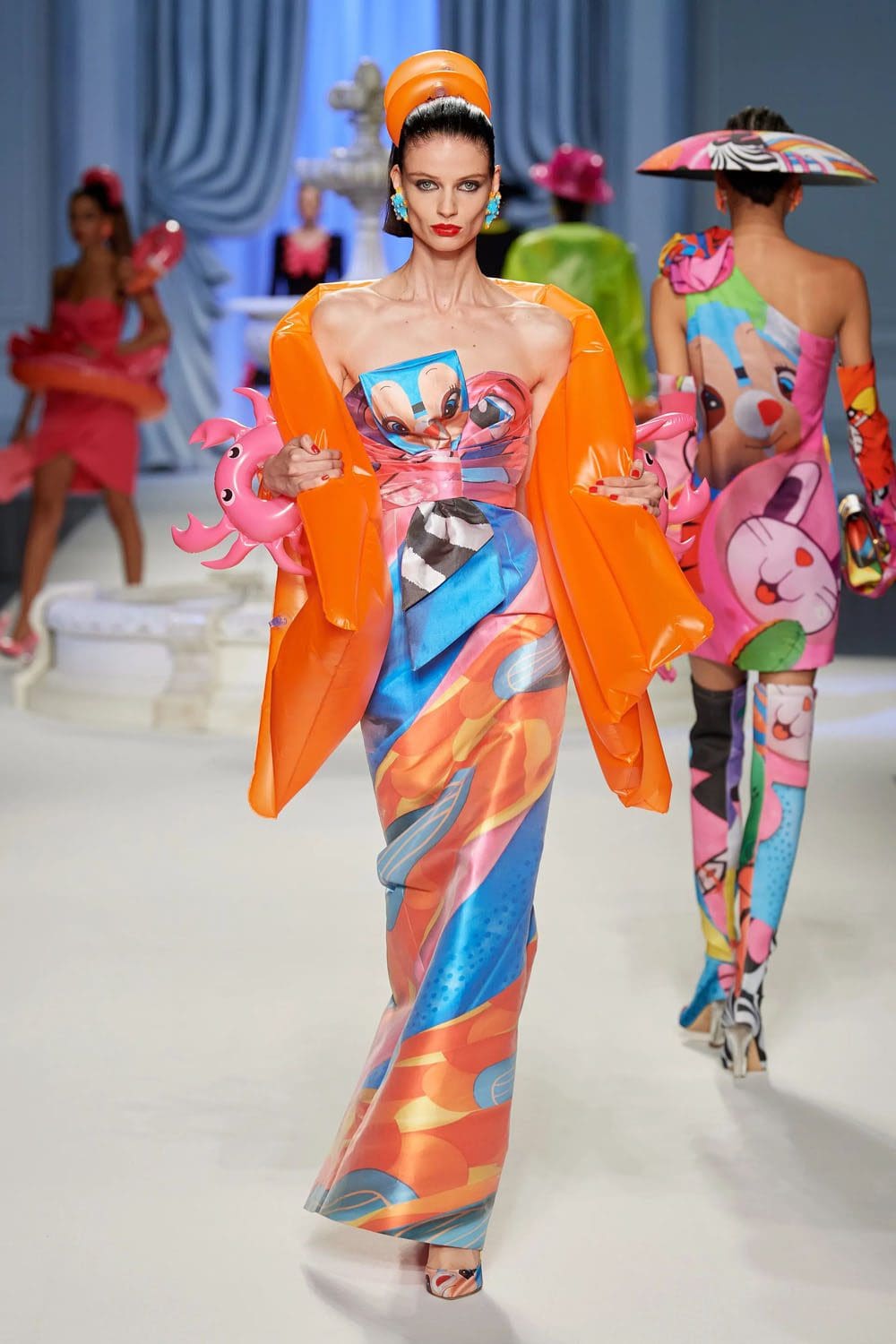 Moschino Primavera Verão 2023 Runway revista