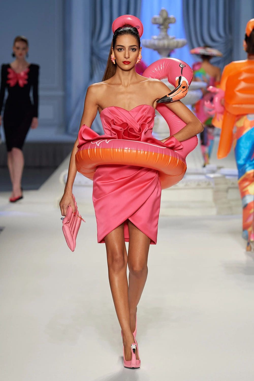 Moschino Primavera Verão 2023 Runway revista