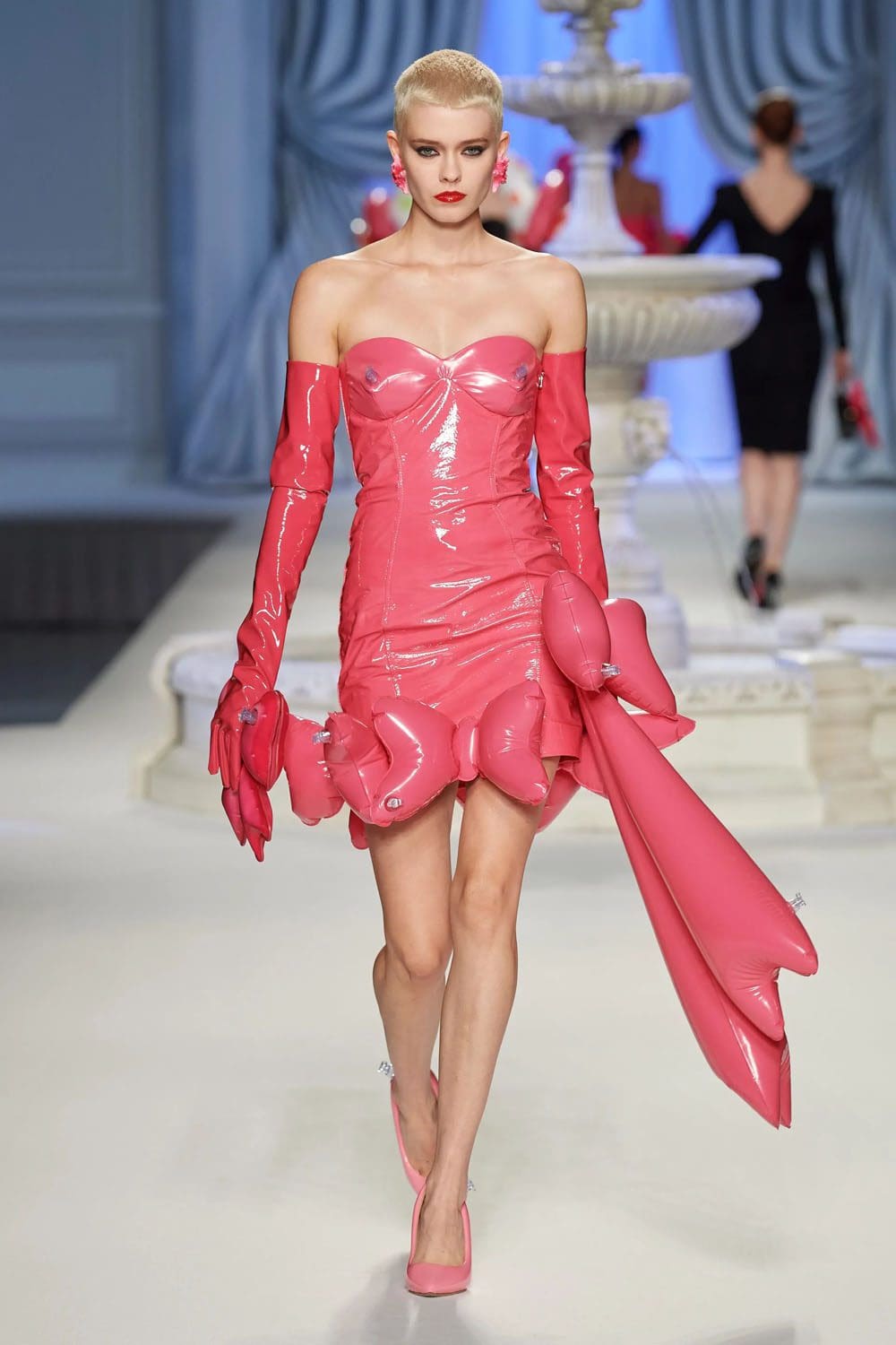 Moschino Primavera Verão 2023 Runway revista
