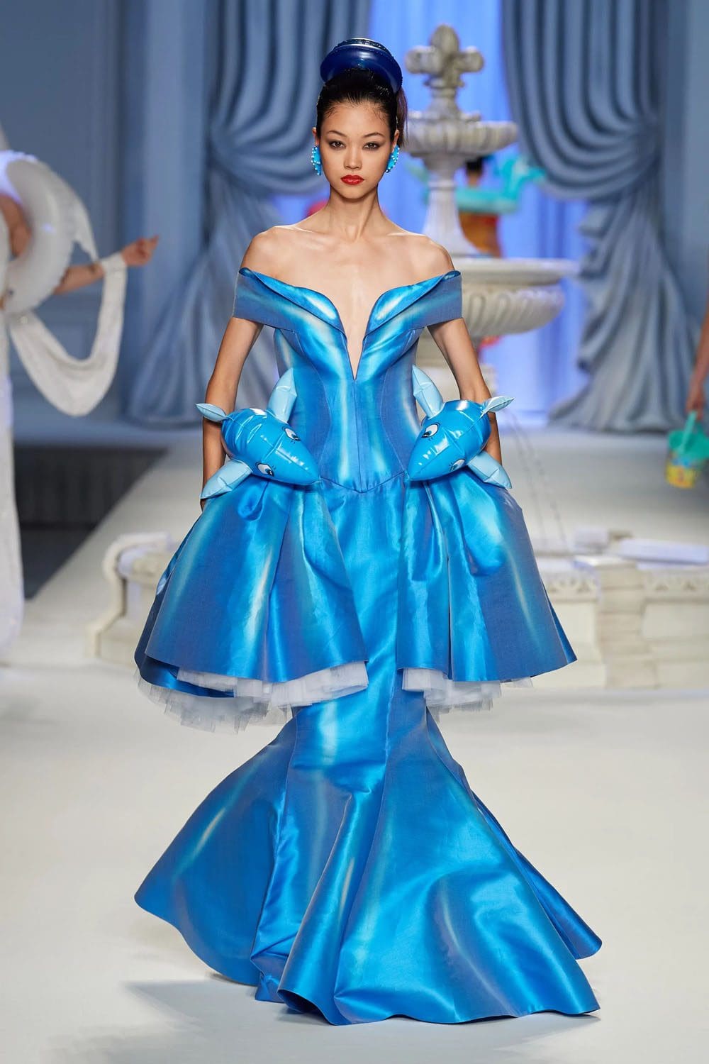 Moschino Primavera Verão 2023 Runway revista
