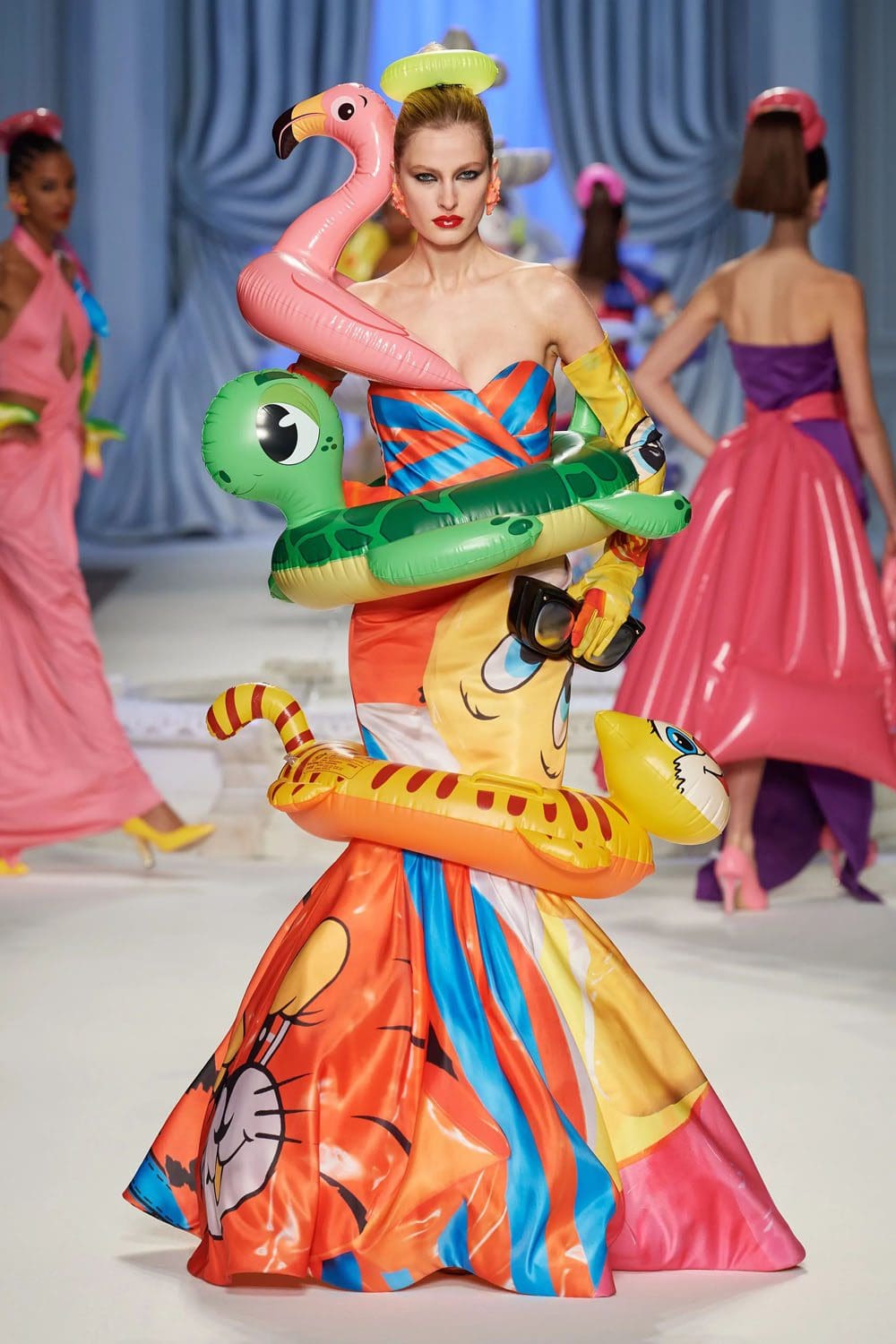 Moschino Primavera Verão 2023 Runway revista